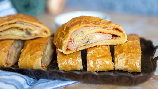 Slaný závin z listového těsta: Jednoduchá příprava, skvělá chuť a mnoho variant náplní