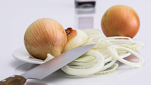 Jak spařit cibuli, aby nebyla příliš ostrá? Bude jemnější, a přesto křupavá