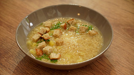 Jak uvařit vyprošťovací česnečku? Záchrana po oslavách, která vás postaví na nohy