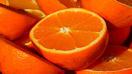 Dva způsoby, jak snadno oloupat pomeranč. Vyzkoušejte  postup podle videonávodu