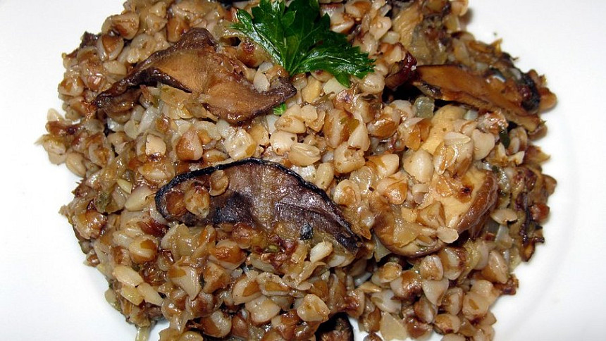 16 receptů na vánočního kubu: Kroupy můžeme nahradit, ale bez hub to není ono