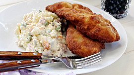 Horkovzdušná fritéza: Smažení kuřecích stehenních řízků nebylo nikdy jednodušší