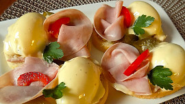 Jak připravit vajíčkové chlebíčky? Nostalgická klasika podle snadného videa