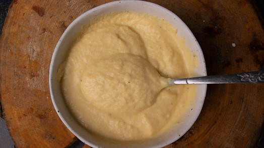 Naučte se majonézu z vařených vajec podle videonávodu. Hotová je během chvilky