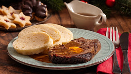 Štěpánská hovězí pečeně: Její přípravou vás s lehkostí provede názorný videorecept