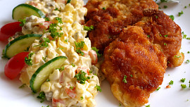 Jak uvařit brambory na salát? Zvolte ty správné a uvařte je včas a ve slupce