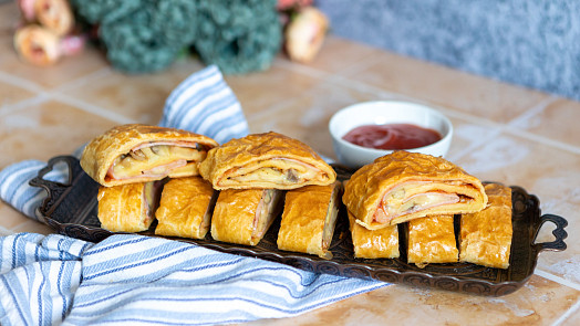 Jak upéct slaný závin à la pizza? S videem bude příprava této dobroty ještě snazší