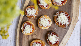 Langoše jako jednohubky: Připravte za pomoci videa originální slané pohoštění