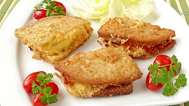 Zbylé pečivo jako základ dalších jídel: Žemlovek, polévek, toustů či krutonů