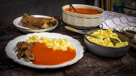 Rajská omáčka: Připravte si opomíjenou klasiku, která se zavděčí svou vůní i chutí