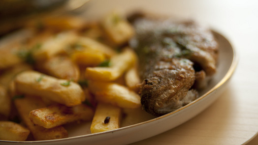 Pstruh po mlynářsku: Zařadit ryby do jídelníčku se vyplatí, a to nejen pro chuť