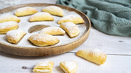 Tvarohové taštičky z trouby: Jednoduché těsto ze tří surovin naplňte sladkou náplní