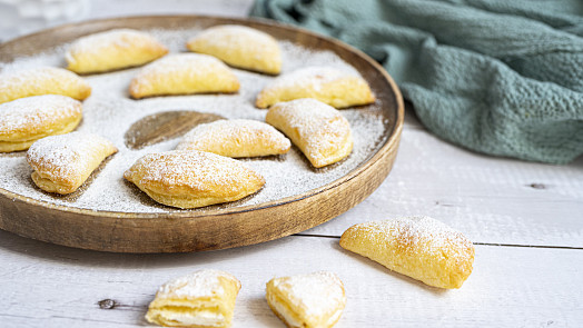 Tvarohové taštičky z trouby: Jednoduché těsto ze tří surovin naplňte sladkou náplní