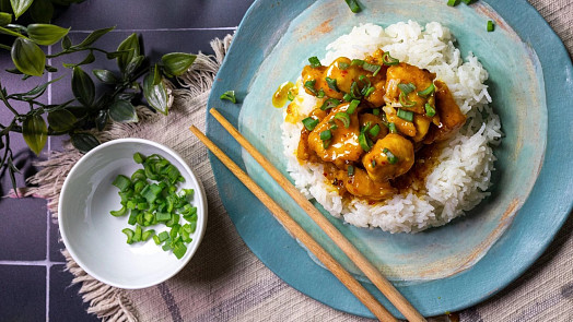 Jak udělat čínu z kuřecích prsíček? Víme, jak na šťavnaté maso bez vysušení