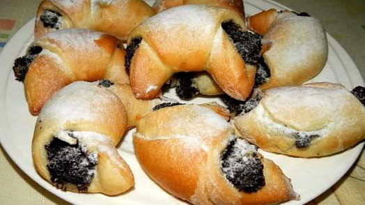 Jak udělat makovou náplň do buchet a koláčů? Naučte se úsporné řešení podle videa