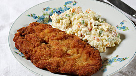 Jak udělat řízek z kuřecích prsou? Poradíme snadný postup vhodný i pro začátečníky