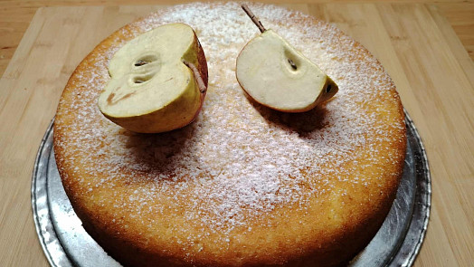 Moučník z těsta se strouhanými jablky: Jednoduchá buchta i slavnostní dort