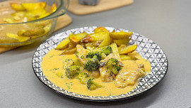 Kuře s brokolicí je výtečná večeře. Naučte se rychlý recept podle videonávodu