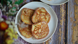 Jak udělat lívance bez lívanečníku? Zásadní je správná konzistence těsta