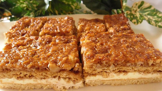 Nebe v hubě: Ořechovo-medový moučník, který nese svůj název naprostým právem