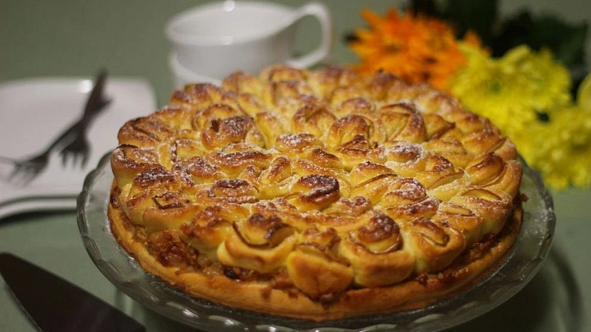 16 oblíbených jablečných moučníků: Chutné a svěží koláče a řezy, které nikdy neomrzí