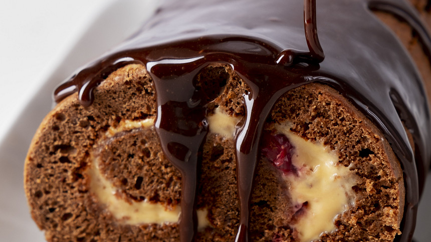 Jak udělat čokoládovou polevu se zakysanou smetanou? Nepraská a je rychle hotová