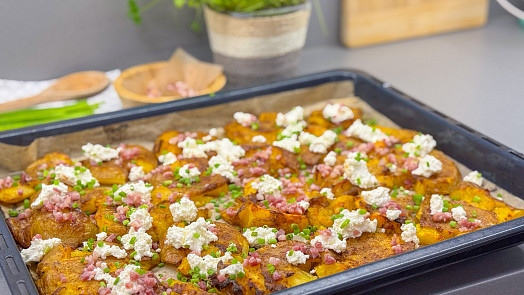 Zbouchnuté brambory z trouby: Jednoduché jídlo si zamilujete od prvního sousta