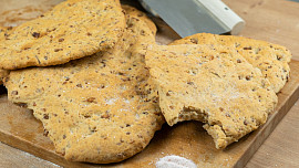 Jak udělat škvarkové placky? Toto křehké pečivo s oblibou pekly už naše babičky