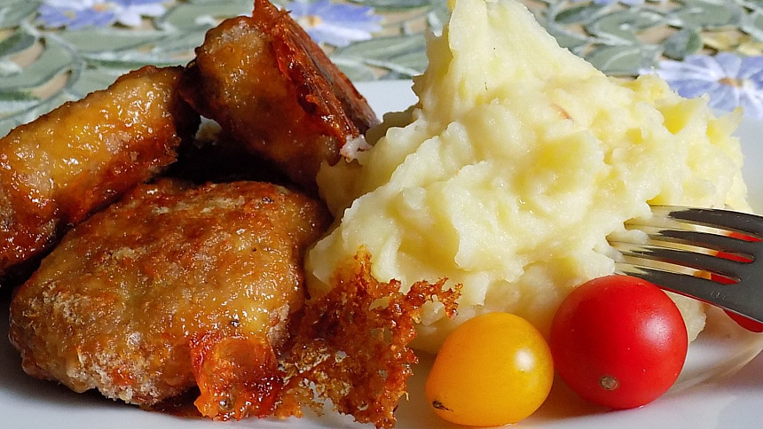 Znáte loštický řízek? Pojďte si s námi udělat tuto voňavou dobrotu s tvarůžky