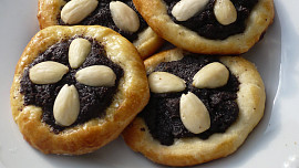 Mák v české kuchyni: Nepostradatelná superpotravina dává našim moučníkům chuť domova