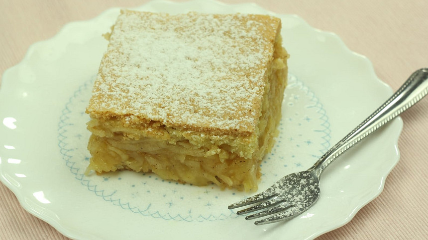 Jak upéct jablečný koláč? Křehké těsto je díky jablkům neodolatelně vláčné