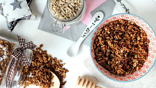 Granola a müsli: Zdravé a výživné mlsání, které skvěle dochutí mnohé snídaně
