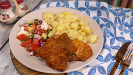 Jak udělat měkké vepřové řízky? Klíčem k úspěchu je správné naložení masa i smažení