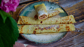 Palačinky podle hrnkového receptu: Vyzkoušejte tuto snadnou dobrotu s naším videem