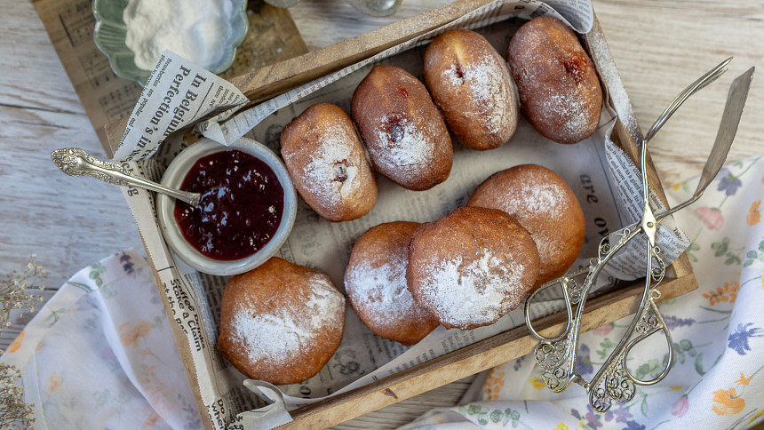 Jak připravit masopustní koblihy jako od babičky? Přinášíme osvědčený recept