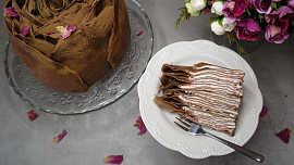 Jak připravit palačinkovou růži? Lahodný dezert vás okouzlí květinovým vzhledem