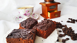 Mrkvový perník s povidly: Hrnkový recept na moučník k odpolední kávě jistě uvítáte