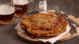 Bramboráky se zelím: Oblíbené jídlo našich babiček připravíte snadno a rychle