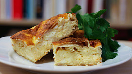 Bulharská banica: Vyzkoušejte famózní slaný koláč plněný směsí s balkánským sýrem