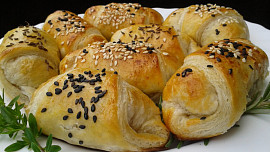 Co udělat z listového těsta? Inspirujte se recepty na dobroty i rychlé pohoštění