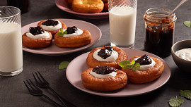 15 receptů na nadýchané vdolky: Kynuté, nekynuté, smažené i pečené. Vybere si každý