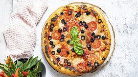 Domácí pizza: Upečte si poctivou pizzu, která bude chutnat jako z italské pizzerie