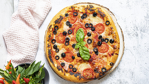 Domácí pizza: Upečte si poctivou pizzu, která bude chutnat jako z italské pizzerie