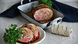 Jak připravit bůčkovou roládu? Báječná vůně masa i nádivky provoní celý domov