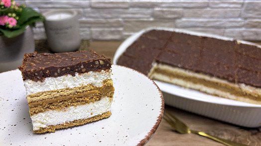 Nepečené Kinder Maxi King řezy jsou snadné a božské. Videonávod ukáže, jak na ně.