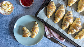 15 receptů na snídaňové pečivo: Vychutnejte si sladké i slané kousky pro krásné ráno