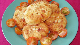 Tvarůžkové syrníky: Jednoduchý recept nadchne všechny příznivce olomouckých syrečků