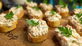 Jak připravit báječnou krabí pomazánku se svěží chutí, kterou si okamžitě oblíbíte