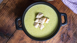 Brokolicový krém: Připravte si jednoduchou polévku, kterou můžete různě obohatit