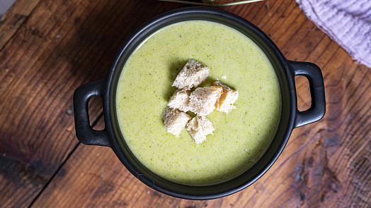 Brokolicový krém: Připravte si jednoduchou polévku, kterou můžete různě obohatit